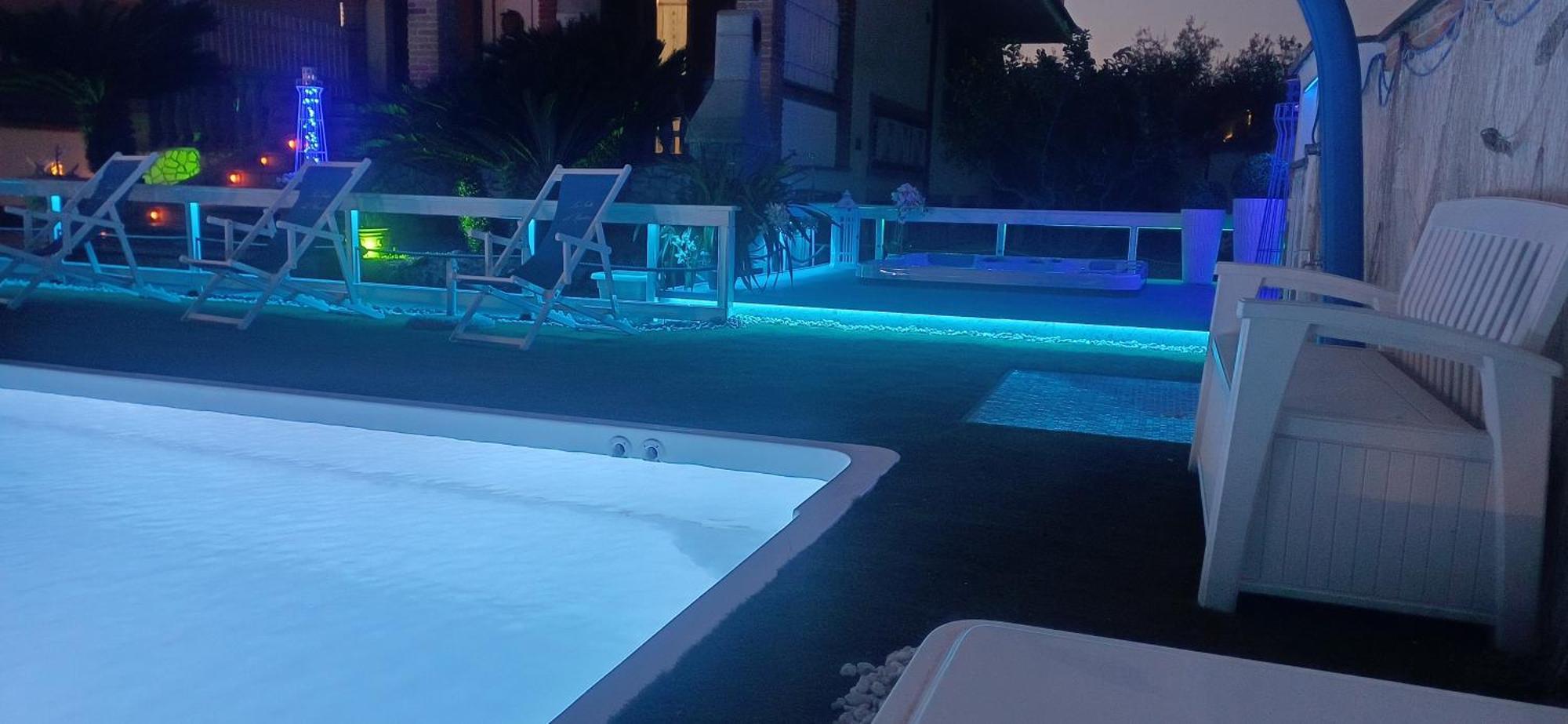 Alloggi Turistici Con Piscina Palestra Jacuzzi Sauna 安齐奥 外观 照片