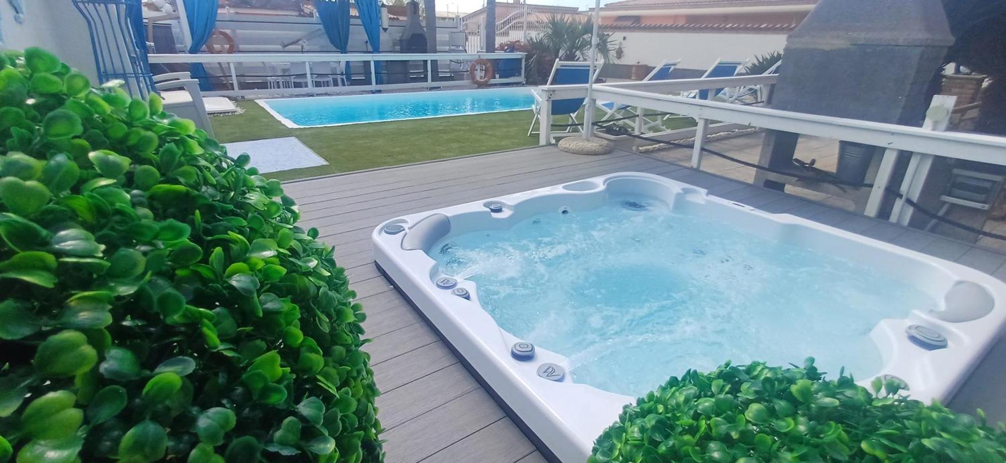 Alloggi Turistici Con Piscina Palestra Jacuzzi Sauna 安齐奥 外观 照片